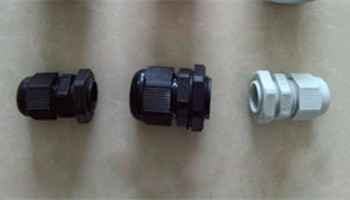 塑料電纜接頭和金屬電纜接頭有什么不同？